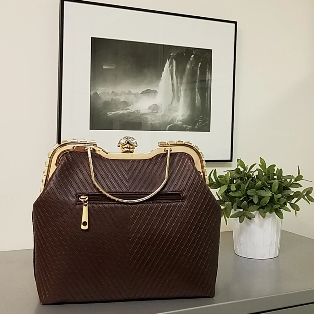Beautiful Handbag Purse - Picture 2 of 7